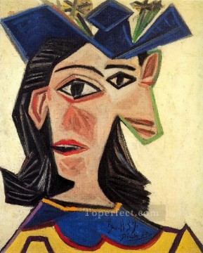 Pablo Picasso Painting - Busto de mujer con sombrero de Dora Maar 1939 Pablo Picasso